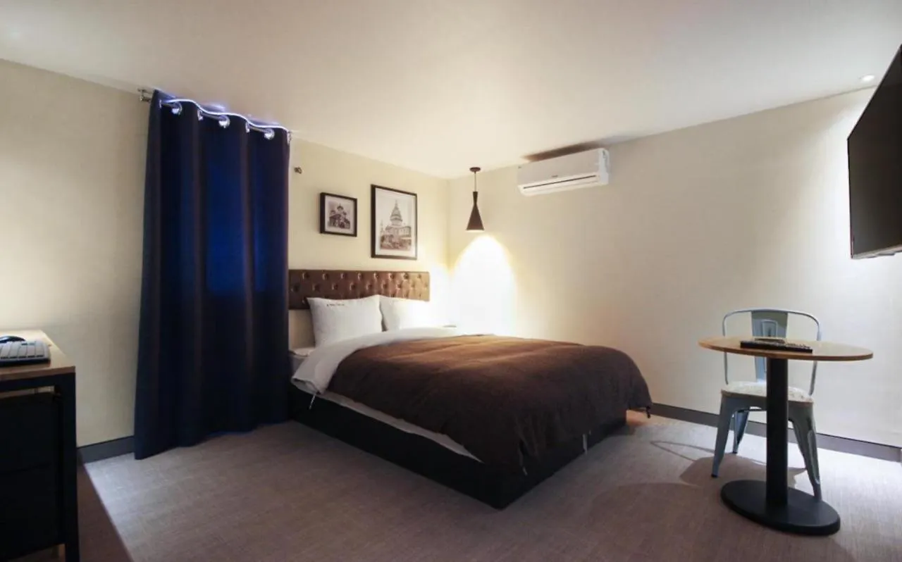 Hotel The Lua Busan 2*,